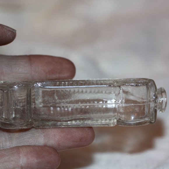 1940's Glass Candy Container Automobile "STREAMLINED TOURING CAR" Ribbed Top - Picture 3 of 3